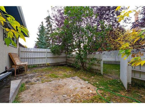 18-175 Manora Place Ne, Calgary, AB - Outdoor