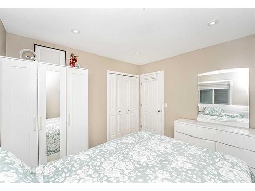 151 Saddlehorn Close Ne, Calgary, AB - Indoor Photo Showing Bedroom