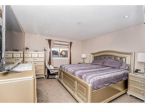 151 Saddlehorn Close Ne, Calgary, AB - Indoor Photo Showing Bedroom