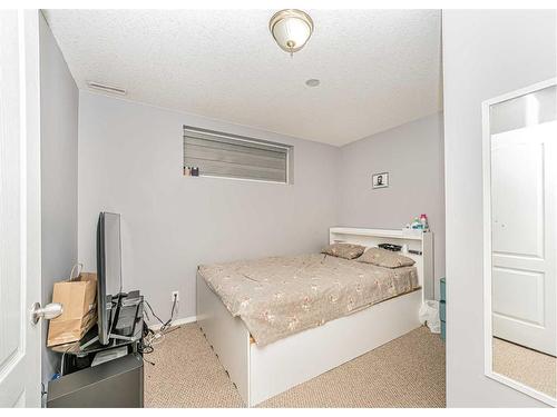 151 Saddlehorn Close Ne, Calgary, AB - Indoor Photo Showing Bedroom