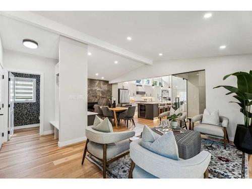 82 Cherovan Drive Sw, Calgary, AB - Indoor Photo Showing Living Room