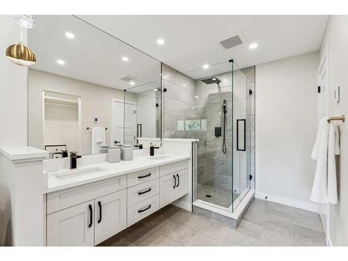 82 Cherovan Drive Sw, Calgary, AB - Indoor Photo Showing Bathroom