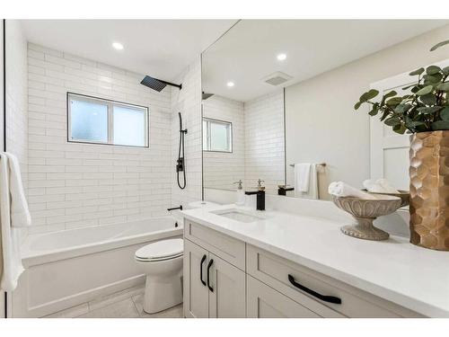 82 Cherovan Drive Sw, Calgary, AB - Indoor Photo Showing Bathroom