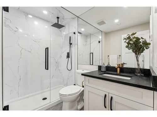 82 Cherovan Drive Sw, Calgary, AB - Indoor Photo Showing Bathroom