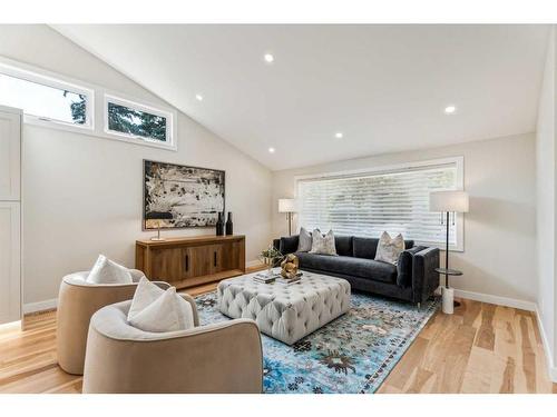 82 Cherovan Drive Sw, Calgary, AB - Indoor Photo Showing Living Room