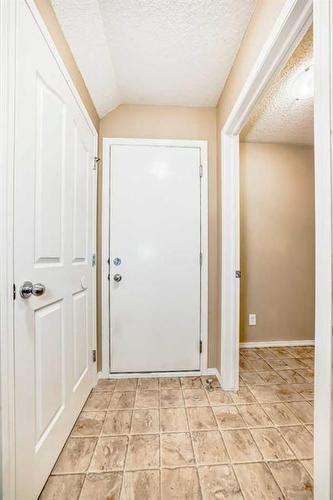 273 New Brighton Lane Se, Calgary, AB - Indoor Photo Showing Other Room