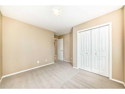 273 New Brighton Lane Se, Calgary, AB - Indoor