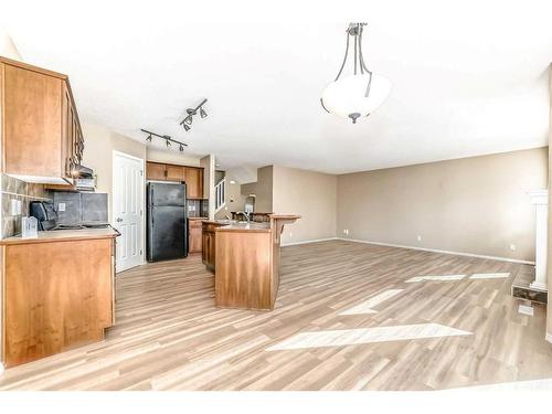 273 New Brighton Lane Se, Calgary, AB - Indoor Photo Showing Kitchen