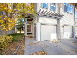 105-300 Evanscreek Court NW Calgary, AB T3P 0B8