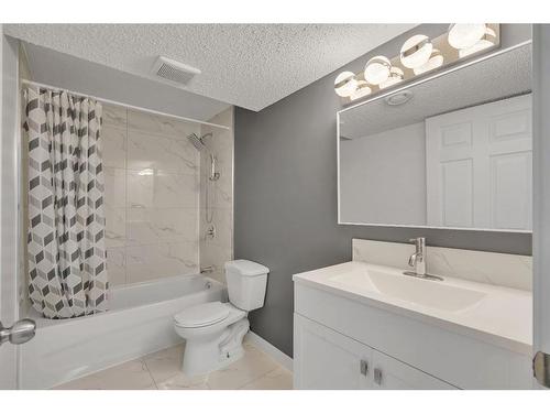 5-6408 4A Street Ne, Calgary, AB - Indoor Photo Showing Bathroom