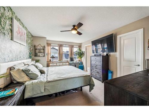 246 Prestwick Close Se, Calgary, AB - Indoor Photo Showing Bedroom