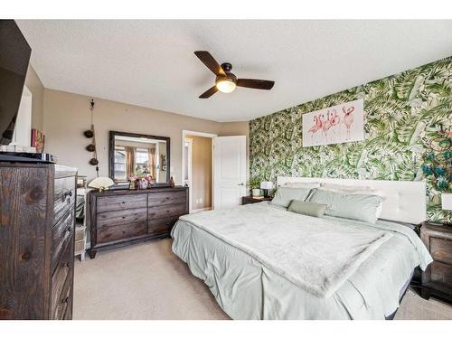 246 Prestwick Close Se, Calgary, AB - Indoor Photo Showing Bedroom