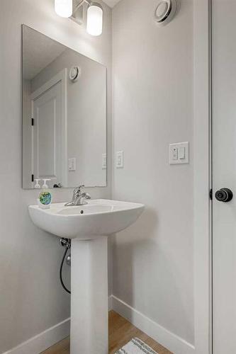 233 Calhoun Common Nw, Calgary, AB - Indoor Photo Showing Bathroom