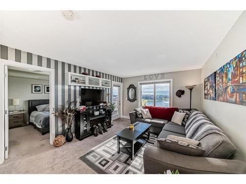 415-15 Saddlestone Way Ne, Calgary, AB - Indoor Photo Showing Living Room