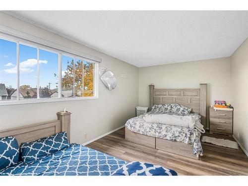 14 Falsby Way Ne, Calgary, AB - Indoor Photo Showing Bedroom