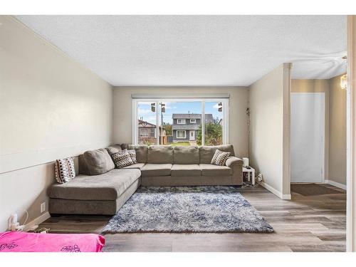 14 Falsby Way Ne, Calgary, AB - Indoor Photo Showing Living Room