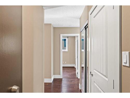 301-1231 17 Avenue Nw, Calgary, AB - Indoor Photo Showing Other Room