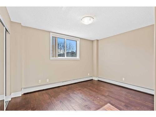 301-1231 17 Avenue Nw, Calgary, AB - Indoor Photo Showing Other Room