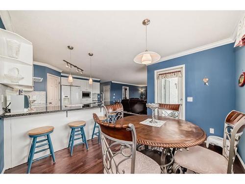 43 Scimitar Point Nw, Calgary, AB - Indoor Photo Showing Dining Room