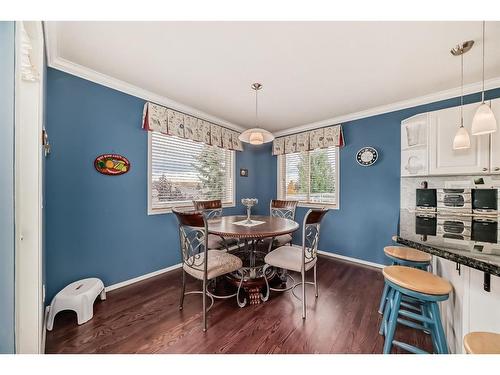 43 Scimitar Point Nw, Calgary, AB - Indoor Photo Showing Dining Room