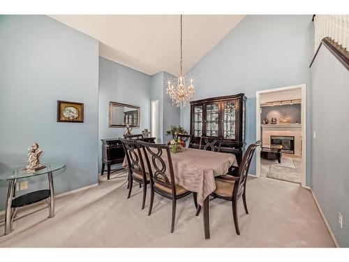 43 Scimitar Point Nw, Calgary, AB - Indoor Photo Showing Dining Room