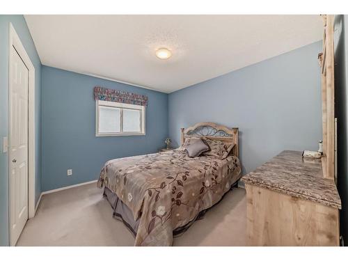 43 Scimitar Point Nw, Calgary, AB - Indoor Photo Showing Bedroom