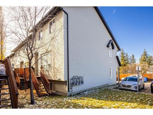 8-249 Ross Avenue, Cochrane, AB - Outdoor