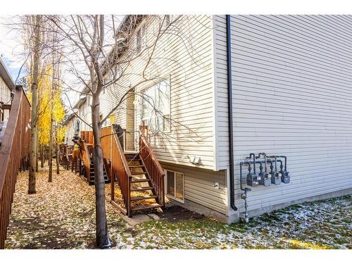 8-249 Ross Avenue, Cochrane, AB - Outdoor