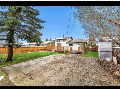 1344 Pennsburg Road Se, Calgary, AB - Outdoor With Backyard