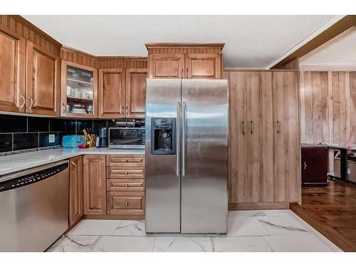 423 Whitehorn Place Ne, Calgary, AB - Indoor Photo Showing Kitchen