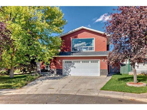 423 Whitehorn Place Ne, Calgary, AB - Outdoor