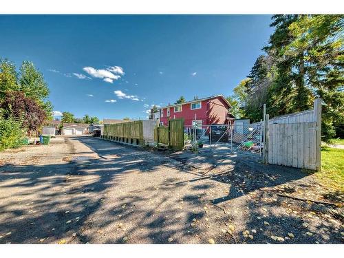 423 Whitehorn Place Ne, Calgary, AB - Outdoor