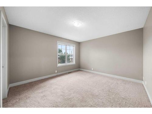 1031 Hammond Avenue, Crossfield, AB - Indoor Photo Showing Other Room