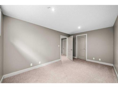 1031 Hammond Avenue, Crossfield, AB - Indoor Photo Showing Other Room