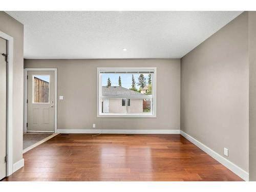 1031 Hammond Avenue, Crossfield, AB - Indoor Photo Showing Other Room