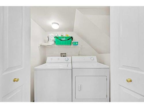 227-1920 14 Avenue Ne, Calgary, AB - Indoor Photo Showing Laundry Room