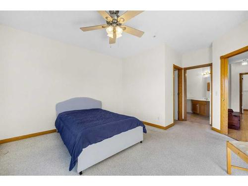 227-1920 14 Avenue Ne, Calgary, AB - Indoor Photo Showing Bedroom