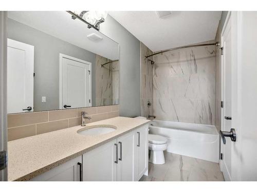 112-8530 8A Avenue Sw, Calgary, AB - Indoor Photo Showing Bathroom