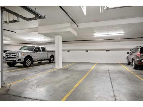 112-8530 8A Avenue Sw, Calgary, AB - Indoor Photo Showing Garage