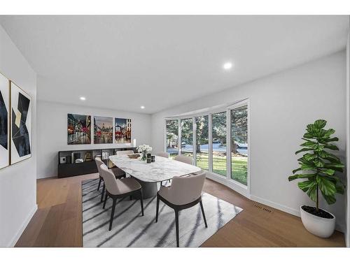 732 Willard Road Se, Calgary, AB - Indoor Photo Showing Dining Room