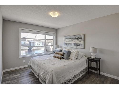 100 Sage Bluff Close Nw, Calgary, AB - Indoor Photo Showing Bedroom