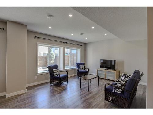 100 Sage Bluff Close Nw, Calgary, AB - Indoor Photo Showing Living Room