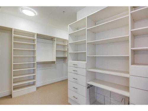 2500-817 15 Avenue Sw, Calgary, AB - Indoor With Storage