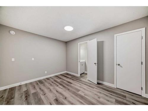 6848 Temple Drive Ne, Calgary, AB - Indoor Photo Showing Other Room