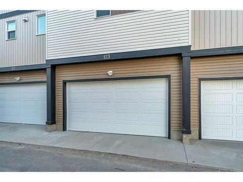 123 Corner Meadows Square Ne, Calgary, AB - Outdoor With Exterior