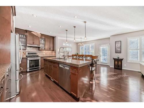 170 Crestmont Drive Sw, Calgary, AB - Indoor Photo Showing Kitchen With Upgraded Kitchen