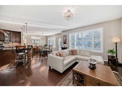 170 Crestmont Drive Sw, Calgary, AB - Indoor Photo Showing Living Room