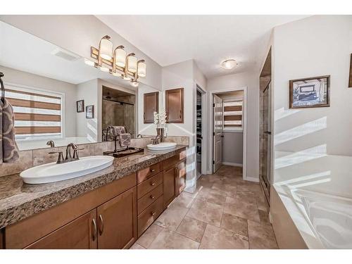 170 Crestmont Drive Sw, Calgary, AB - Indoor Photo Showing Bathroom