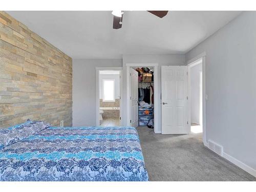 111 Chaparral Ridge Circle Se, Calgary, AB - Indoor Photo Showing Bedroom