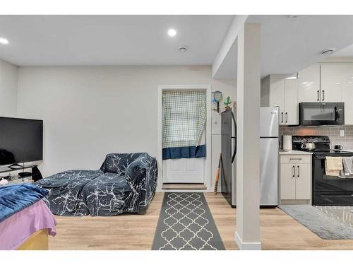 111 Chaparral Ridge Circle Se, Calgary, AB - Indoor Photo Showing Kitchen